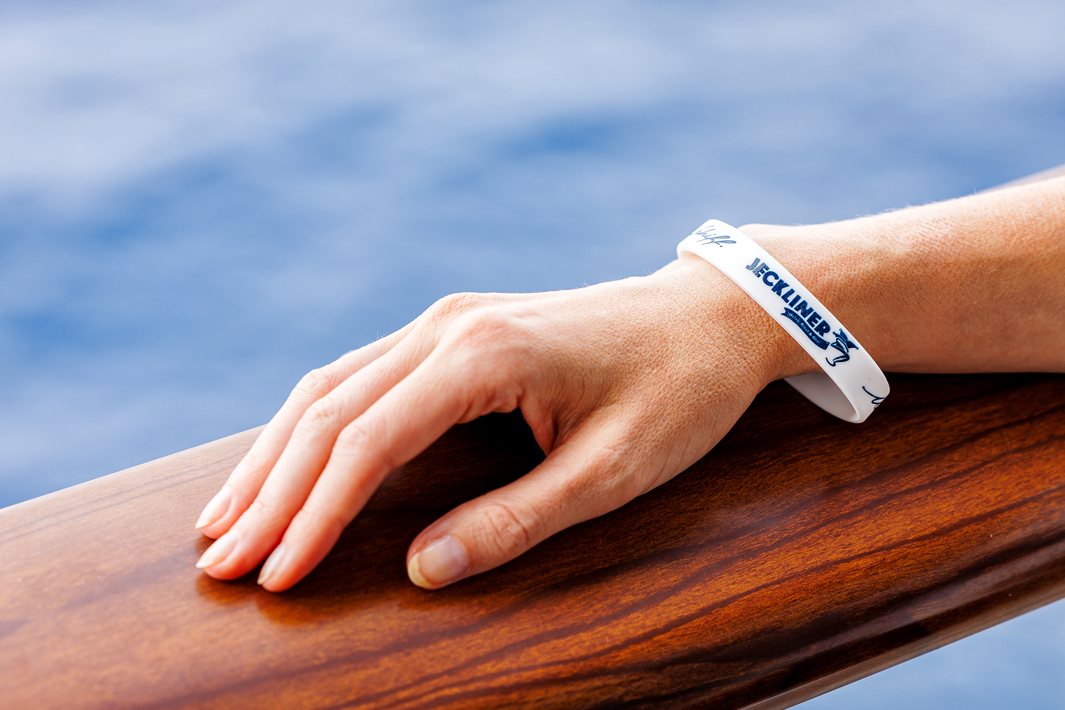 Mein Schiff ®  Jeckliner – Silikon-Armband weiß